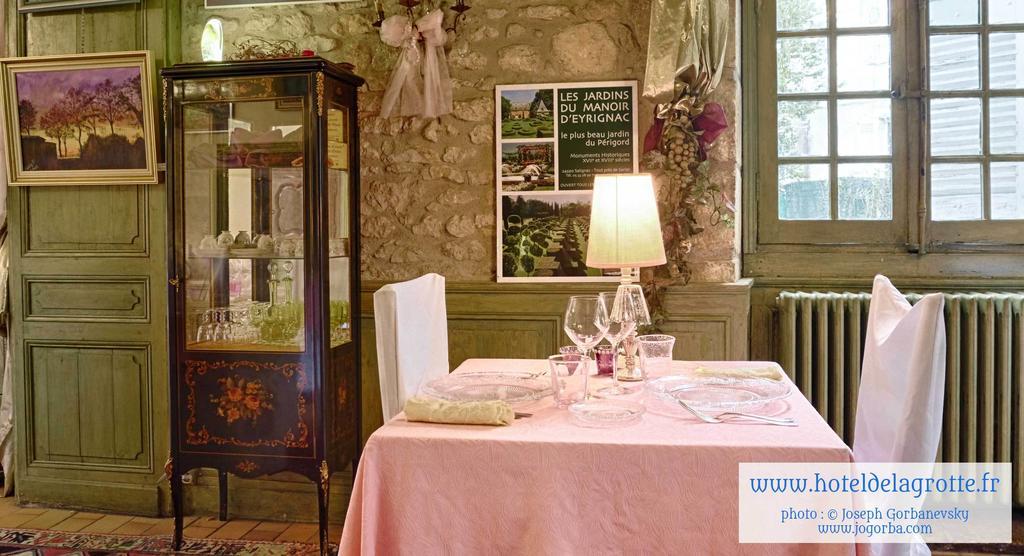 Hotel De La Grotte 蒙蒂尼亚克 外观 照片