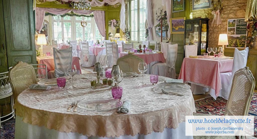 Hotel De La Grotte 蒙蒂尼亚克 外观 照片