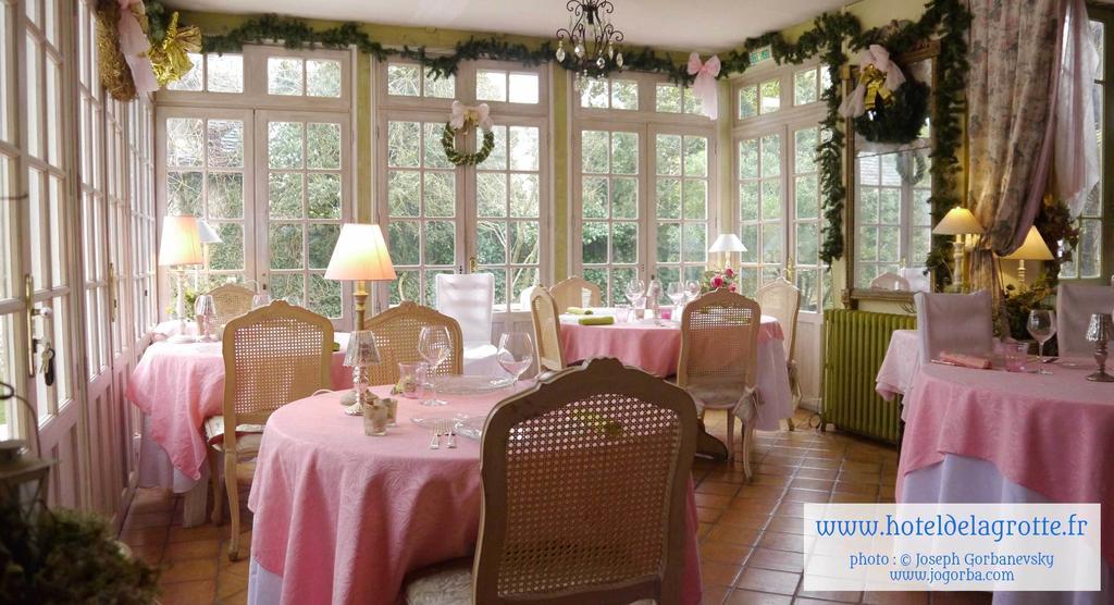 Hotel De La Grotte 蒙蒂尼亚克 外观 照片